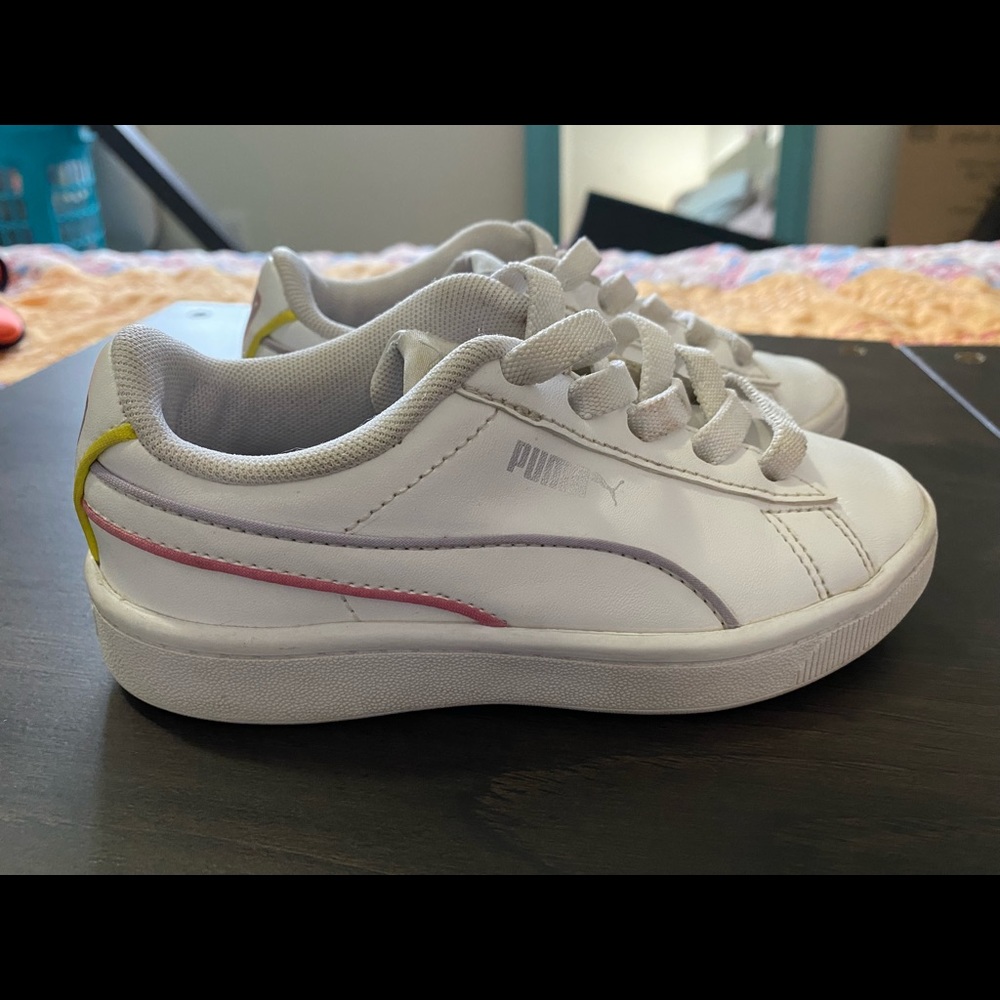 Toddler PUMAS - used condition - size 11C with tie-less laces